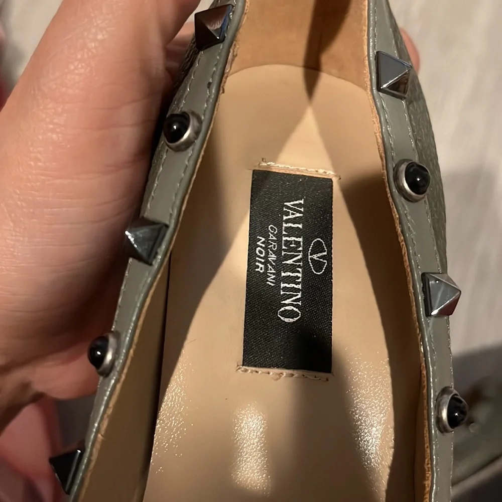 Like new Valentino Garavani heels